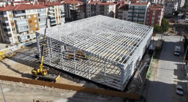 Karatay'da kapalı tenis kortu yapımı devam ediyor