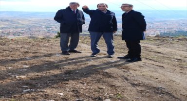 Kaymakam Yılmaz, orman park alanında incelemelerde bulundu