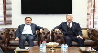 Kayseri Valisi Çiçek, Kayseri Şeker Fabrikasını ziyaret etti