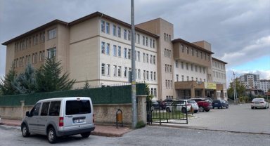 Kayseri'de 7 lise öğrencisi gıda zehirlenmesi şüphesiyle hastaneye kaldırıldı