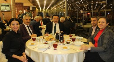 Kayseri'de depremzede öğretmenler yemek programında bir araya geldi