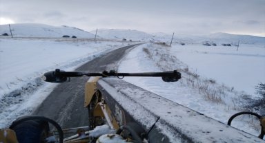 Kayseri'de kar nedeniyle kapanan 32 mahalle yolu ulaşıma açıldı