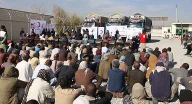 Kızılay'dan Afganistan'da madde bağımlılarının tedavi merkezine gıda ve battaniye desteği