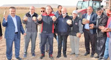 Kocasinan'da şeker pancarının hasadı yapıldı