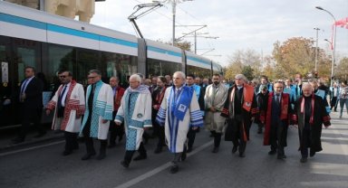 Konya'da akademisyenler İsrail'in Gazze'ye saldırılarını protesto etti