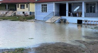Konya'da şiddetli rüzgar ve yağış hayatı olumsuz etkiledi
