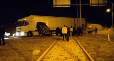 Konya'da tır ile otomobilin çarpıştığı kazada 2 kişi yaralandı