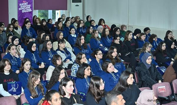 Liselilere sosyal medya uyarısı