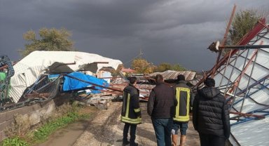 Osmaniye'de fırtına, ahır ve tarım arazilerine zarar verdi 