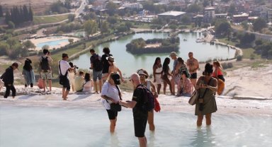 Pamukkale'deki oteller ara tatil öncesinde büyük ölçüde doldu