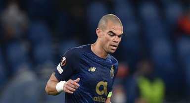 Pepe, UEFA Şampiyonlar Ligi tarihinin gol atan en yaşlı futbolcusu oldu