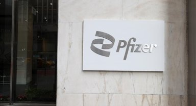 Pfizer'den Polonya'ya Kovid-19 aşı sözleşmesini ihlal ettiği için 1,5 milyar dolarlık dava