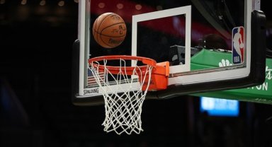 Philadelphia 76ers, Los Angeles Lakers'ı 44 sayı farkla yendi