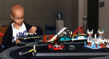 Sağ tarafı felç olan minik Kuzey "lego"larla sağlığına kavuştu