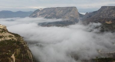 Sakarya Nehri sis bulutuyla kaplandı