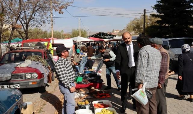 Şarkışla Kaymakamı Öztürk, Emtia Pazarı'nı gezdi