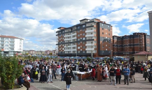 Şarkışla'da öğrenciler, Filistin'e destek için kermes düzenlendi