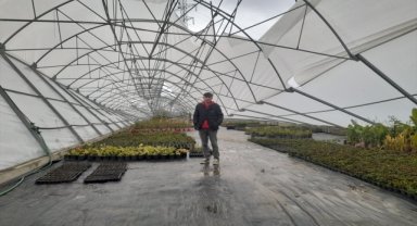 Seydişehir Belediyesi'nden serası zarar gören üreticiye destek