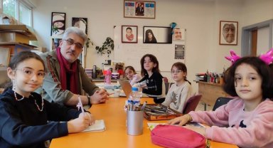 Sinoplu öğrenciler barış konulu karikatürleriyle İtalya'dan iki dünya birinciliği aldı