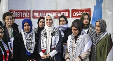  Sümeyye Erdoğan Bayraktar, kadınların Filistin için başlattığı oturma eylemine katıldı