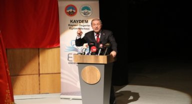 TBMM Milli Savunma Komisyonu Başkanı Akar, Kayseri'de sempozyumda konuştu: 
