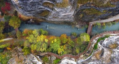 Tohma Kanyonu sonbahar renklerine büründü