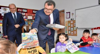 TÜBİTAK Başkanı Mandal, Eskişehir'de mezun olduğu ilkokulu ziyaretinde konuştu: