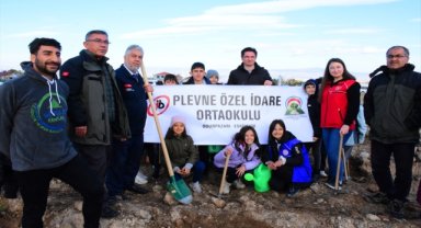 Türkiye Diyanet Vakfı Eskişehir Şubesi Hatıra Ormanı'na 500 fidan dikildi