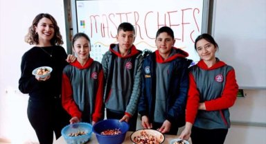 Ulaş'ta öğrenciler İngilizceyi yemek yaparak öğreniyor