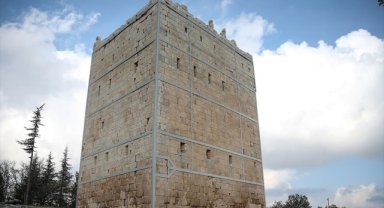 Uzuncaburç Antik Kenti'nde rahip kralların kaldığı 2400 yıllık kule restore edildi