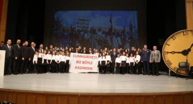 Vali Çiçek ve Başkan Büyükkılıç, Atatürk’ü anma programına katıldı