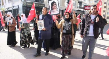 Vanlı aileler HDP İl Başkanlığı önündeki eylemlerini sürdürdü