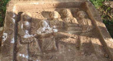 Yalova'da hafriyat çalışmasında Roma döneminden kalma 1800 yıllık mermer stel bulundu