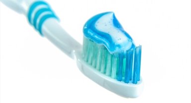 Yıllık kişi başı 1 diş fırçası ile 1 tüp macun tüketiyoruz