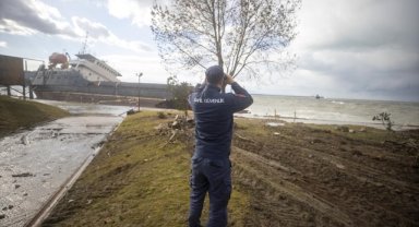 Zonguldak'ta batan geminin kayıp 7 personelini arama çalışmaları sürüyor