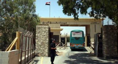 142 Türk vatandaşı ve aile yakını Gazze'den Mısır'a geçti