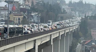 15 Temmuz Şehitler Köprüsü'nde zincirleme kaza trafik yoğunluğu oluşturdu