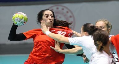 A Milli Kadın Hentbol Takımı, hazırlık maçında Slovakya'yı yendi