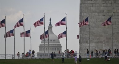 ABD'de istihdam Kasım'da beklenenden fazla arttı