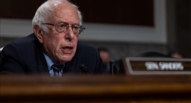 ABD'li Senatör Sanders, İsrail'in Gazze'deki insani yıkımının Senatoda görüşülmesini talep ediyor