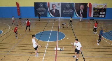 Ağrı'da yaygınlaşan badminton sporu beraberinde başarıyı da getiriyor