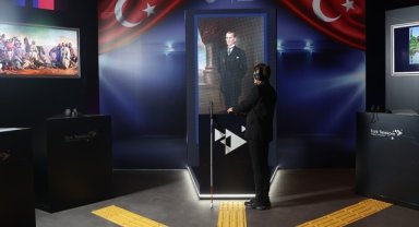 AKM'deki "Tablolar Konuşuyor Dijital Sergisi"ni 10 bin kişi ziyaret etti