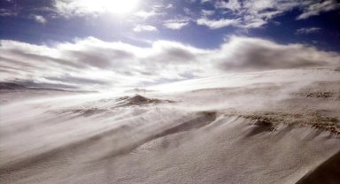 Amasya'nın yüksek kesimlerine kar yağdı