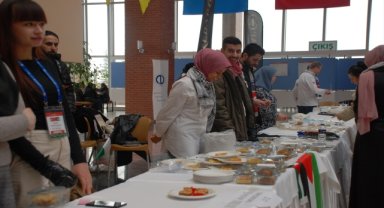 Anadolu Üniversitesi'nde "Filistin'e destek" kermesi düzenlendi