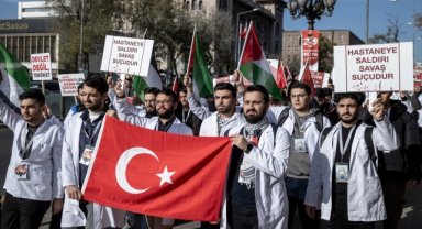 Ankara'da sağlık çalışanları Gazze için "sessiz yürüyüş" düzenledi