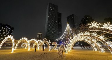 Astana, yeni yıl öncesi ışıklarla süslendi