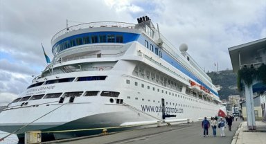 "Astoria Grande" kruvaziyeri Trabzon Limanı'na demir attı