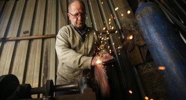 Baba yadigarı mesleğinde 45 yıldır demire şekil veriyor