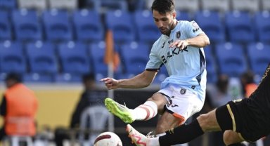 Başakşehir taraftarından Leo Dubois'e ödül