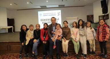 Başkan Ekim Sanat Akademisi kursiyerleriyle bir araya geldi